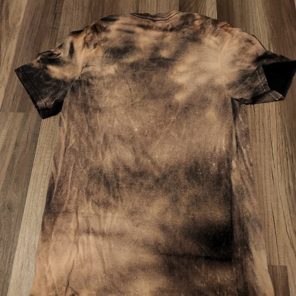 Yellowstone Dutton Ranch distressed graphic tee size small New! - Picture 4 of 4
